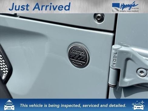 Used 2025 Jeep Wrangler Sport AWD/4WD image 4