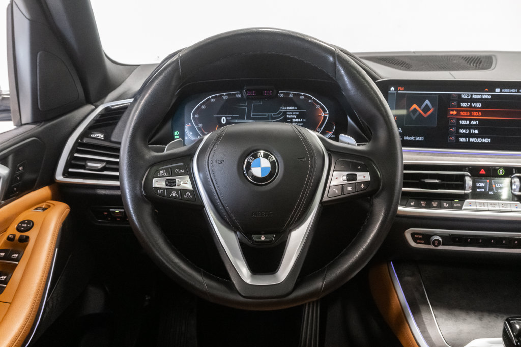 Used 2022 BMW X5 xDrive40i AWD/4WD image 16
