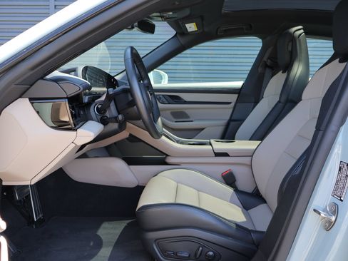 Used 2025 Porsche Taycan 4S AWD/4WD image 5