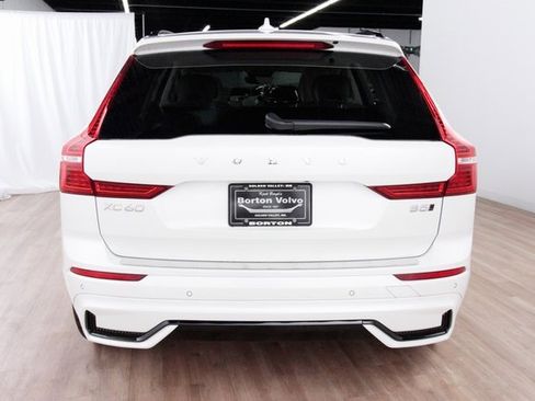Certified 2025 Volvo XC60 B5 Core w/ Protection Package Premier image 3