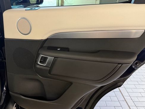 Used 2021 Land Rover Discovery S R-Dynamic AWD/4WD image 32