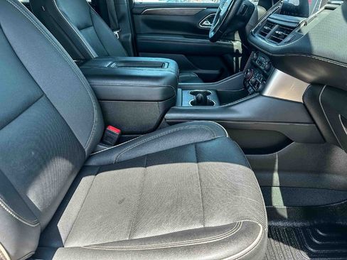 Used 2023 Chevrolet Suburban Premier AWD/4WD image 24