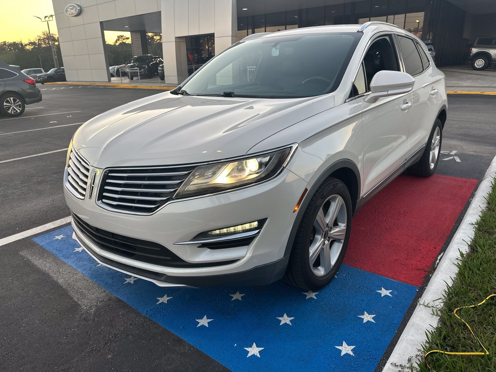 Used 2018 Lincoln MKC Premiere FWD image 3