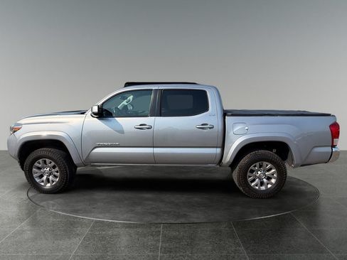 Used 2017 Toyota Tacoma SR5 w/ Tow Package AWD/4WD image 5