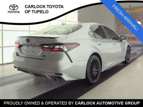 Used 2023 Toyota Camry SE image 4