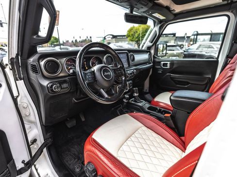 Used 2021 Jeep Gladiator Willys image 19
