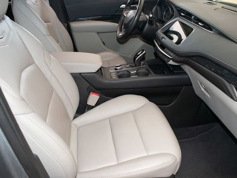 Used 2023 Cadillac XT4 Premium Luxury w/ Enhanced Visibility Package AWD/4WD image 10