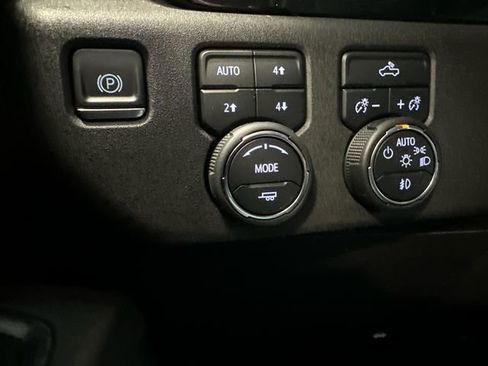 Certified 2022 Chevrolet Silverado 1500 RST image 25