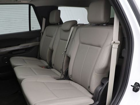 Used 2021 Ford Expedition XLT image 11