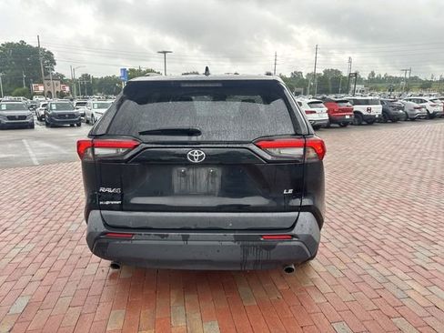 Used 2021 Toyota RAV4 LE FWD image 13