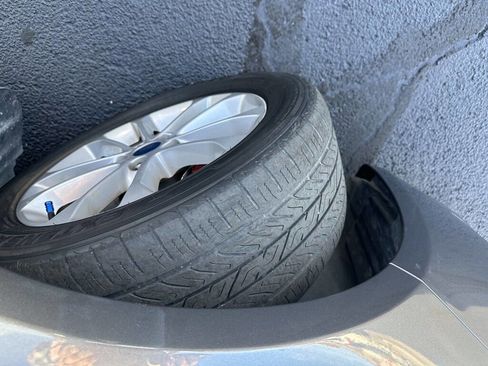 Used 2020 Ford Fusion SE image 12