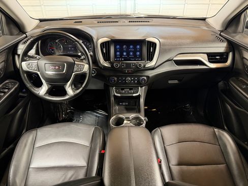 Used 2024 GMC Terrain SLT image 21