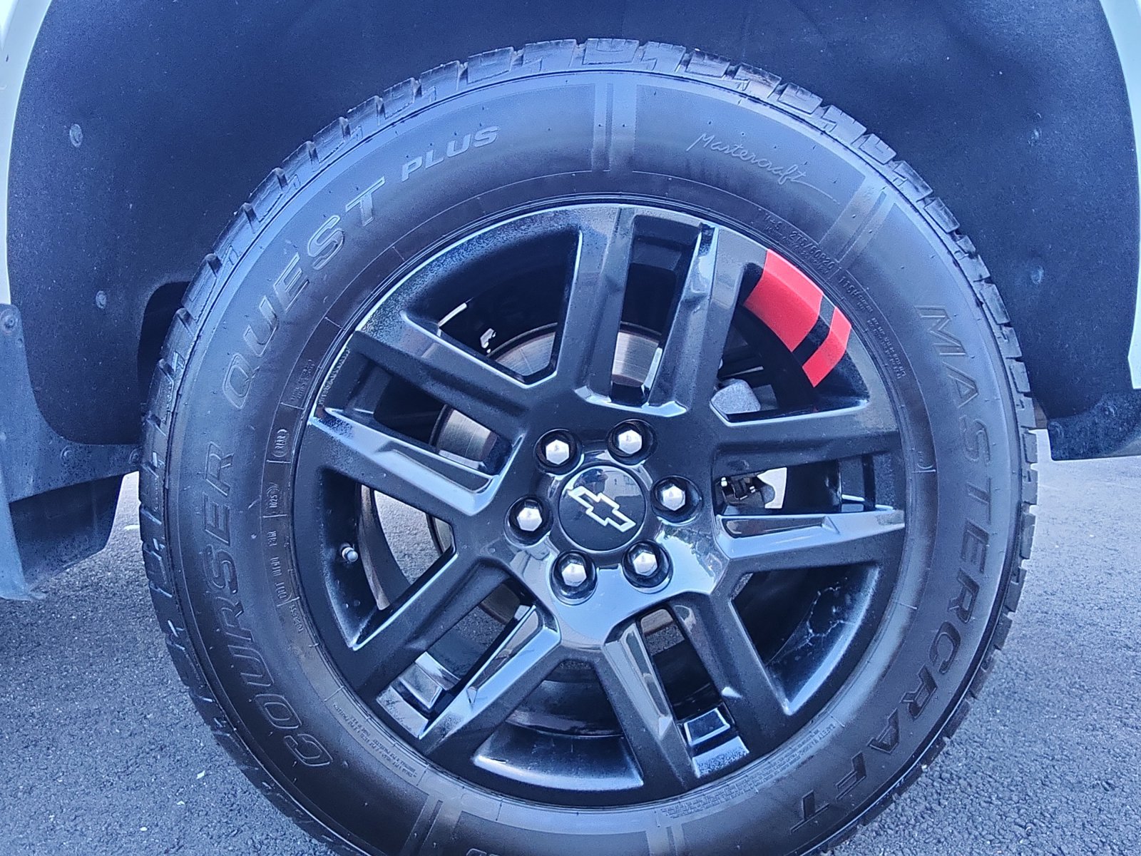 Used 2022 Chevrolet Silverado 1500 RST w/ Redline Edition AWD/4WD image 9