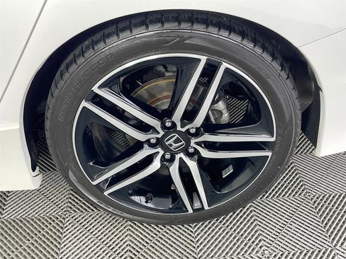 Used 2016 Honda Accord Touring image 37