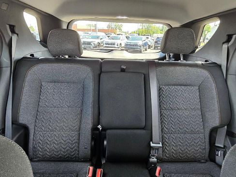 Used 2024 Chevrolet Equinox LT FWD image 11