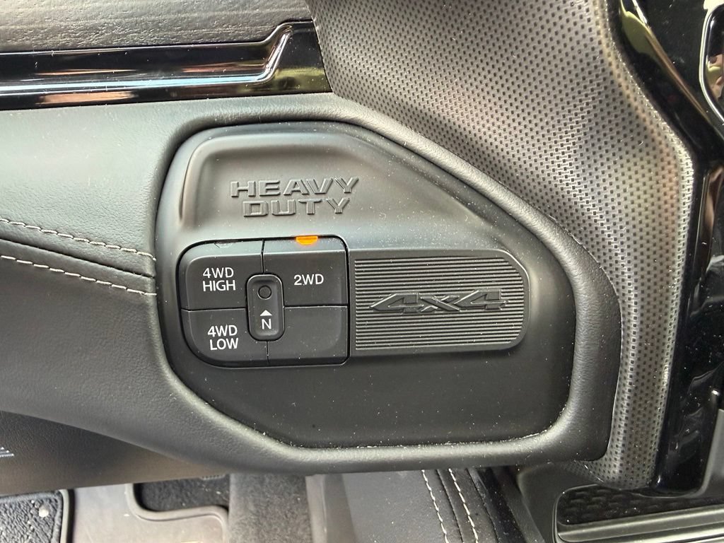 Used 2024 RAM 2500 Limited AWD/4WD image 14