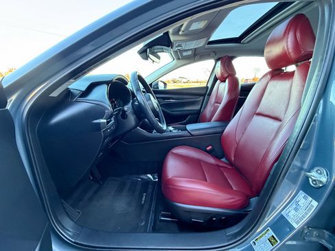 Used 2024 MAZDA MAZDA3 s image 9