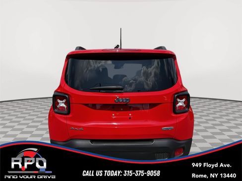 Used 2017 Jeep Renegade Latitude w/ Cold Weather Group AWD/4WD image 4