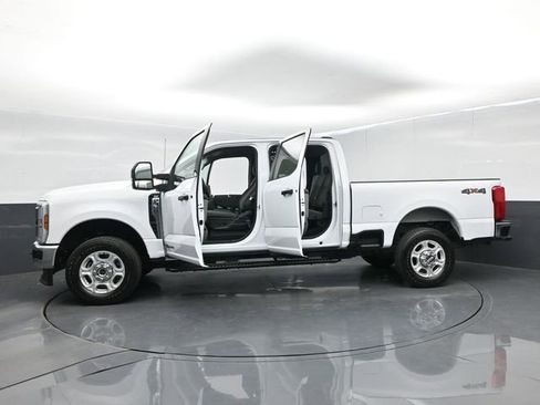 Used 2025 Ford F350 XLT image 65