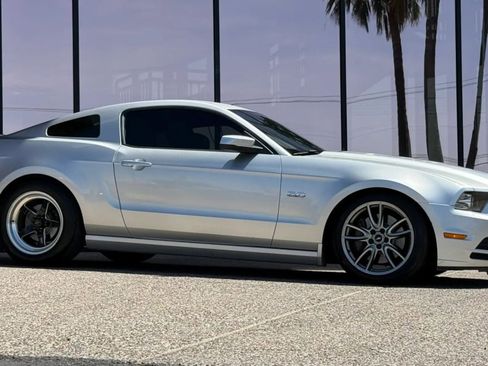 Used 2013 Ford Mustang GT Premium w/ Brembo Brake Pkg image 16