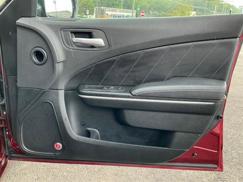 Used 2017 Dodge Charger R/T w/ Plus Group image 37
