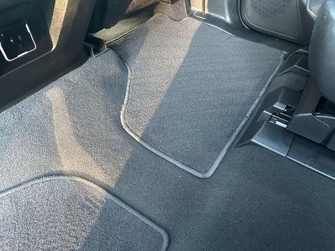 Used 2022 GMC Yukon XL AT4 image 21