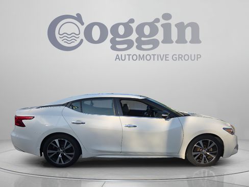 Used 2017 Nissan Maxima Platinum FWD image 6