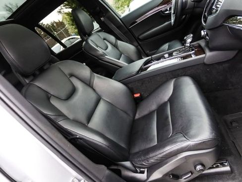 Used 2018 Volvo XC90 T6 Momentum w/ Convenience Package image 52