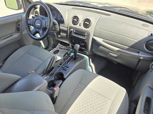 Used 2006 Jeep Liberty Sport image 11