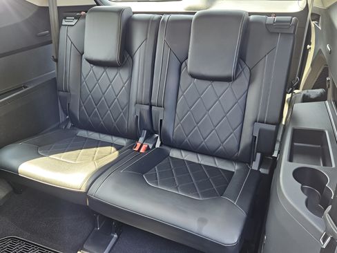 Used 2024 Volkswagen Atlas SEL Premium R-Line AWD/4WD image 9