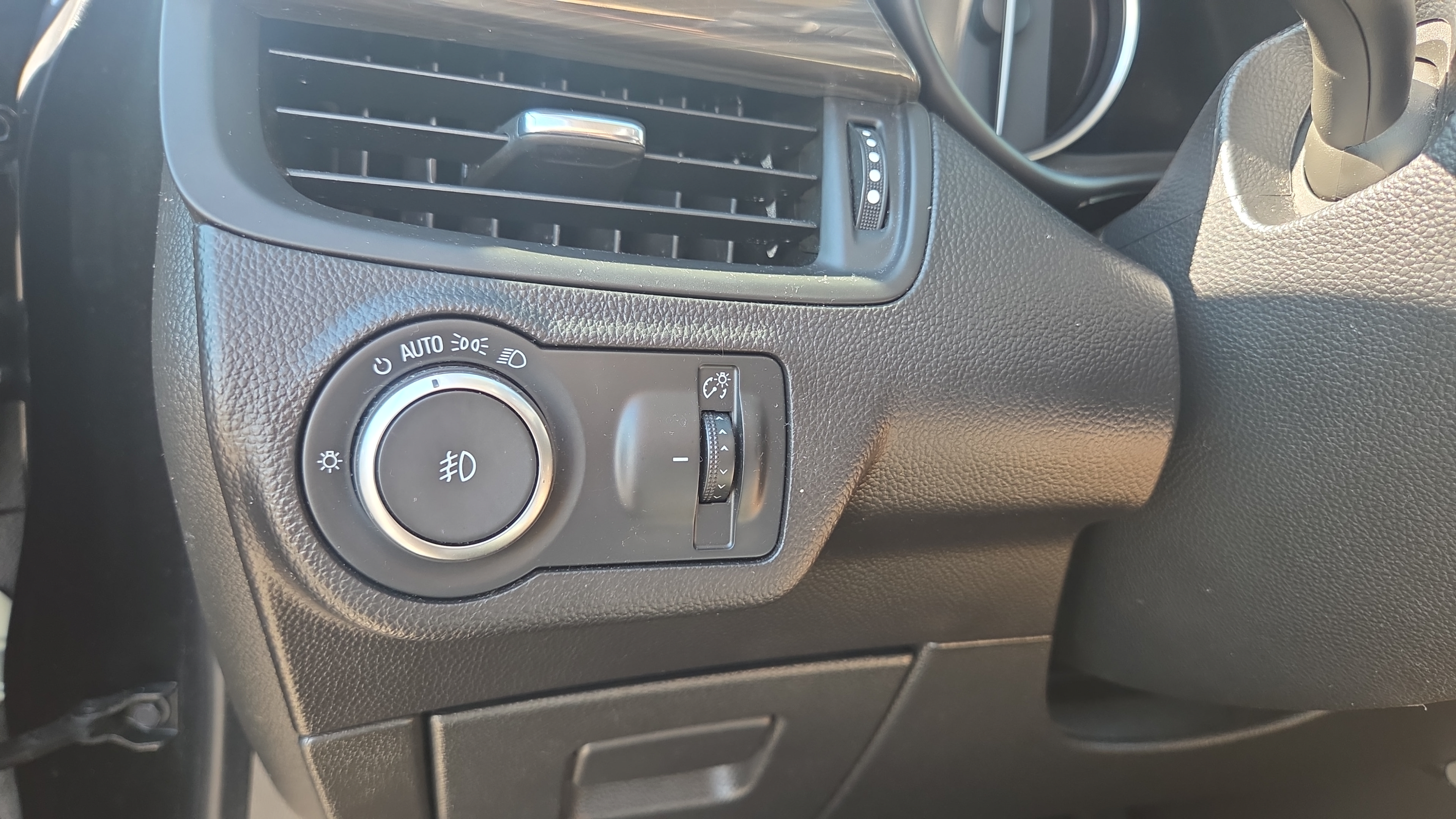 Used 2020 Buick Envision Premium AWD/4WD image 34