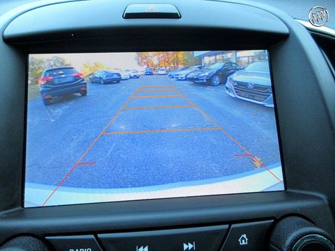 Used 2015 Buick LaCrosse image 11