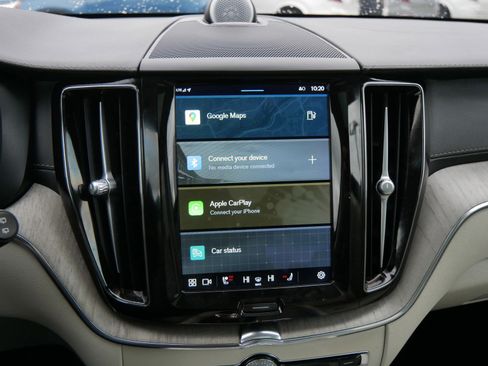 Certified 2023 Volvo XC60 B6 Ultimate w/ Climate Package image 21