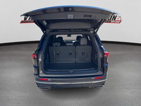 Used 2025 Buick Enclave Preferred w/ LPO, All-Weather Package image 11