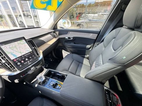 Certified 2025 Volvo XC90 B6 Plus AWD/4WD image 22