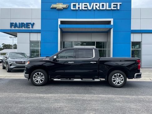 Used 2024 Chevrolet Silverado 1500 LTZ w/ LTZ Premium Package AWD/4WD image 2