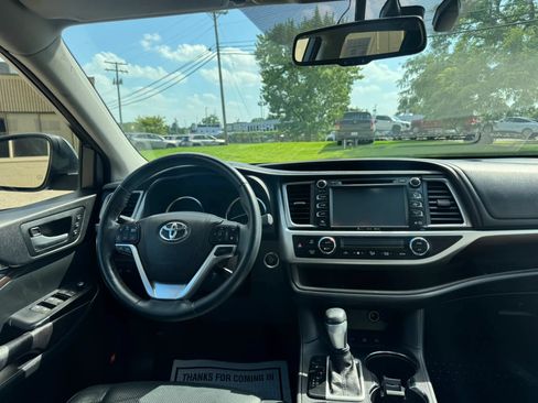 Used 2016 Toyota Highlander Limited Platinum AWD/4WD image 14