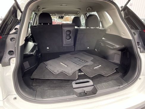 Certified 2020 Nissan Rogue S image 28