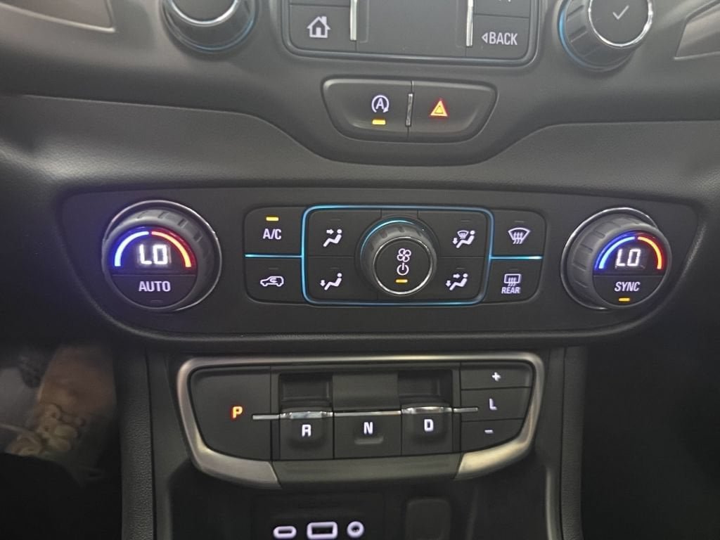 Certified 2022 GMC Terrain AT4 w/ Infotainment Package II AWD/4WD image 27