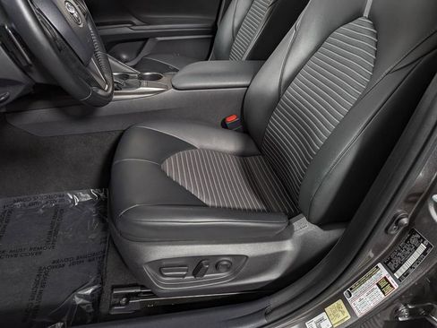 Used 2022 Toyota Camry SE image 15