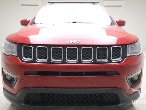 Used 2019 Jeep Compass Latitude AWD/4WD image 6