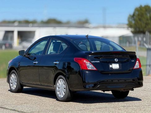Used 2019 Nissan Versa SV image 10