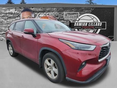 Used 2022 Toyota Highlander LE