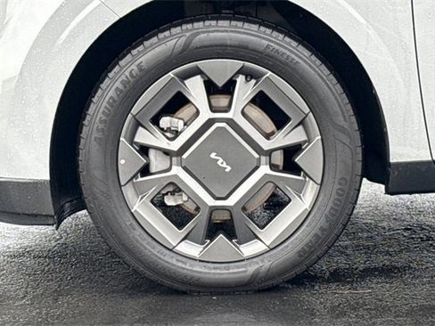 Certified 2025 Kia Carnival EX image 35