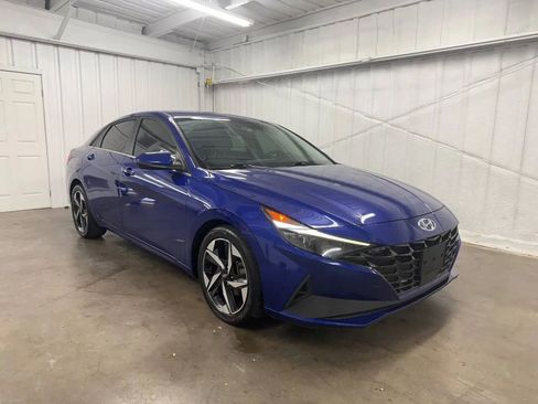 Used 2021 Hyundai Elantra Limited image 3