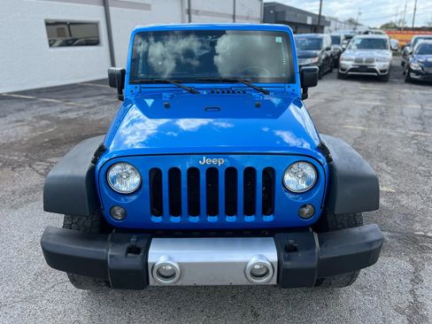 Used 2016 Jeep Wrangler Unlimited Rubicon w/ Connectivity Group image 12