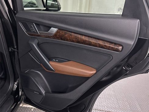 Used 2018 Audi Q5 2.0T Premium Plus w/ Premium Plus Package image 29