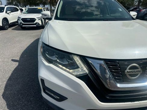 Used 2017 Nissan Rogue SL w/ SL Premium Package image 16