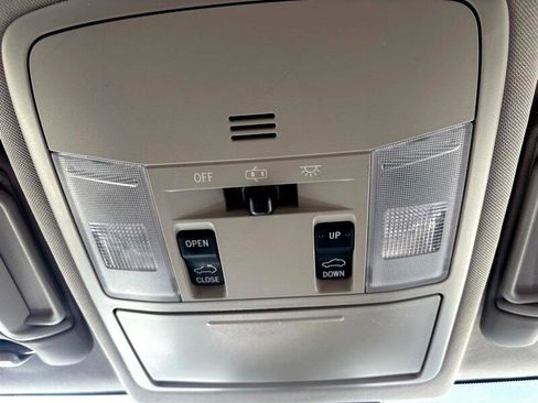 Used 2017 Toyota RAV4 Limited image 27