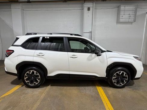 Certified 2025 Subaru Forester Premium AWD/4WD image 9